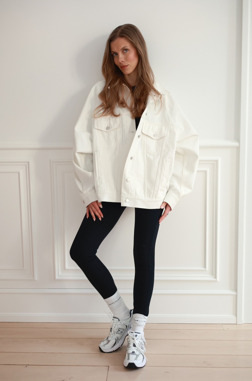 PRZEDSPRZEDAŻ Kurtka jeansowa biała